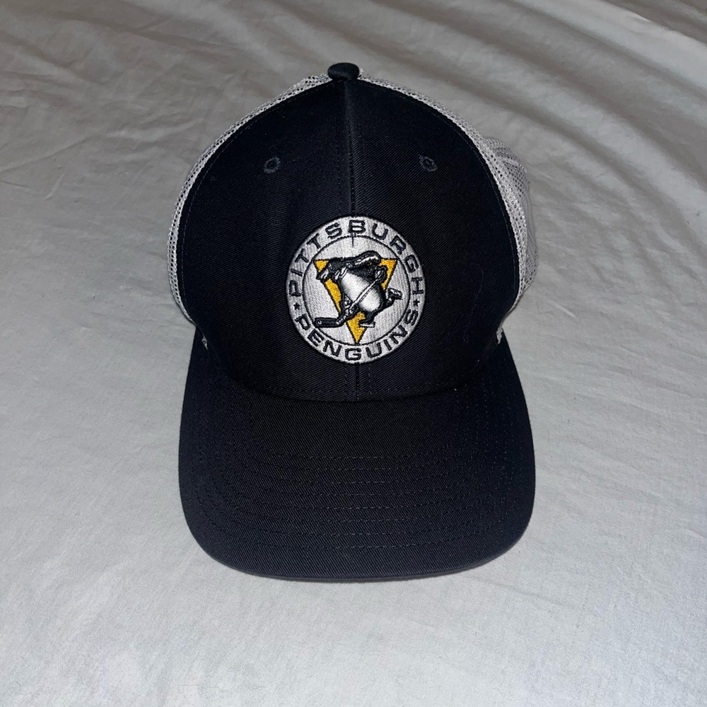 47 PITTSBURGH PENGUINS VINTAGE TRUCKER ADJUSTABLE HAT